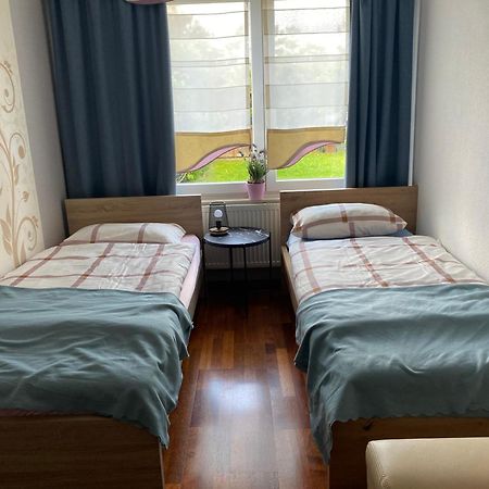 Ruhiges Zimmer Im Gasthaus Essen Esterno foto