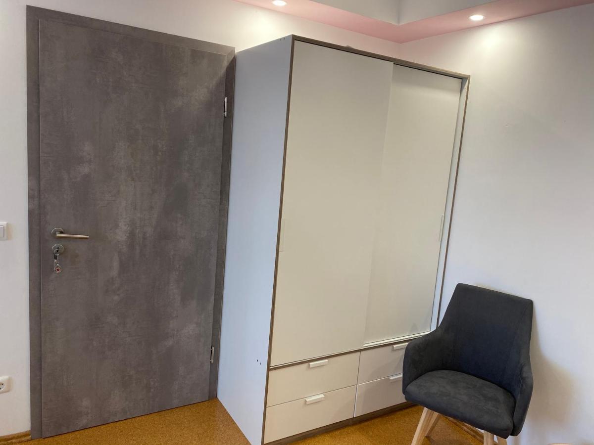 Ruhiges Zimmer Im Gasthaus Essen Esterno foto