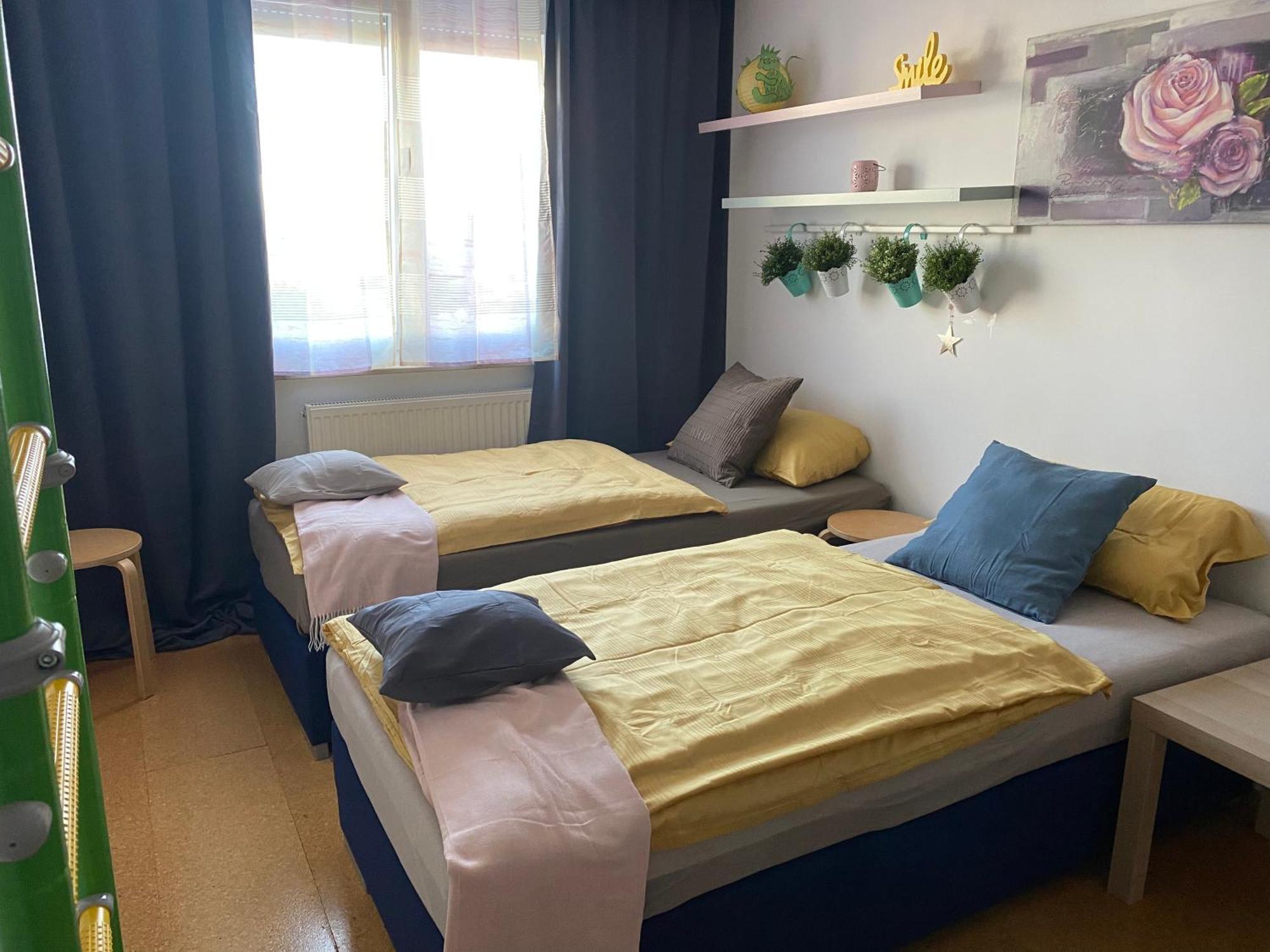 Ruhiges Zimmer Im Gasthaus Essen Esterno foto
