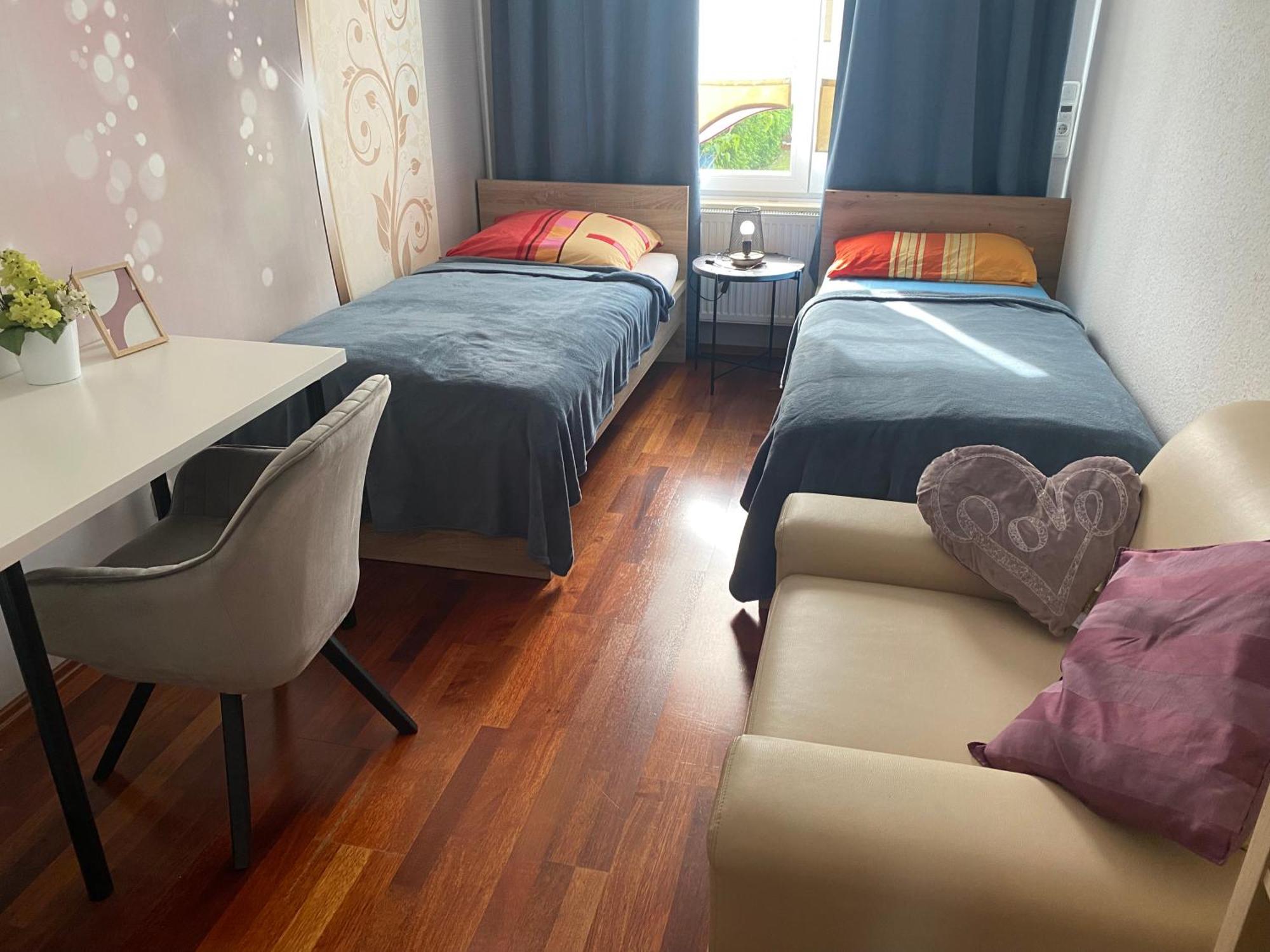 Ruhiges Zimmer Im Gasthaus Essen Esterno foto