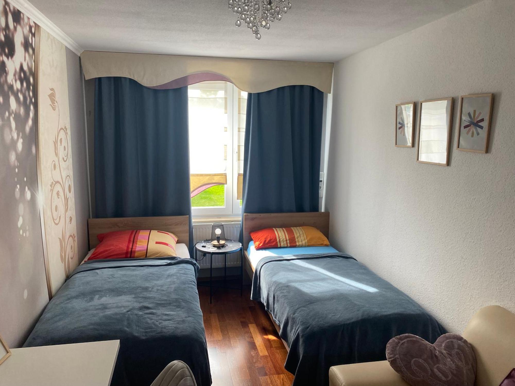 Ruhiges Zimmer Im Gasthaus Essen Esterno foto